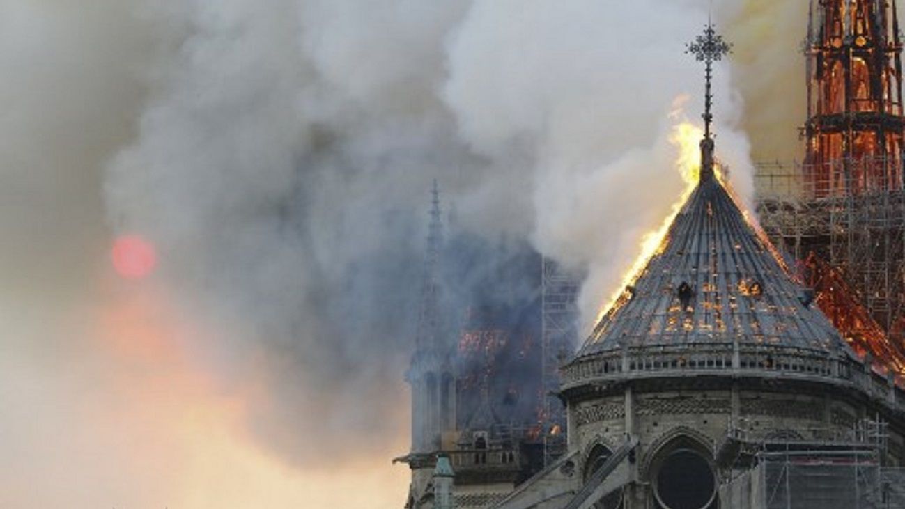 Se incendia la Catedral de Notre Dame