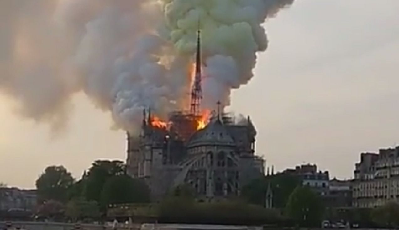 Se incendia la catedral de Notre Dame