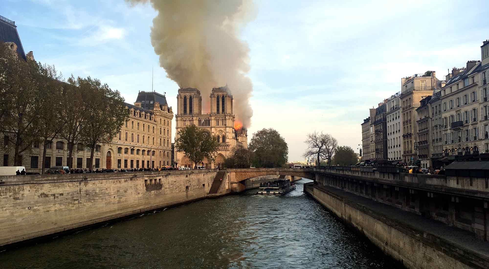 Las imágenes más impactantes del incendio de la Catedral de Notre Dame