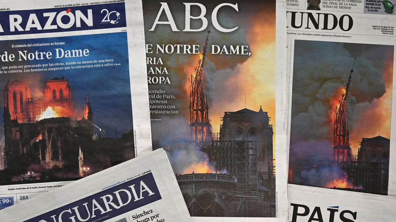 Los diarios de todo el mundo reflejaron la tragedia de la catedral de Notre Dame.