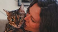 La afamada artista mexicana será mamá por primera vez.
