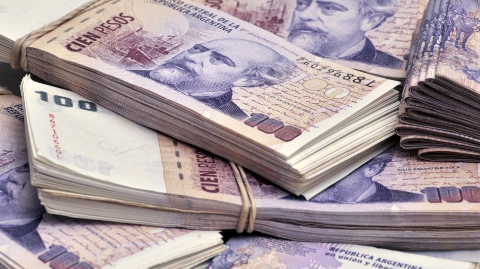 Inflation Surprise Leaves Argentina Seeking to Shore Up Peso