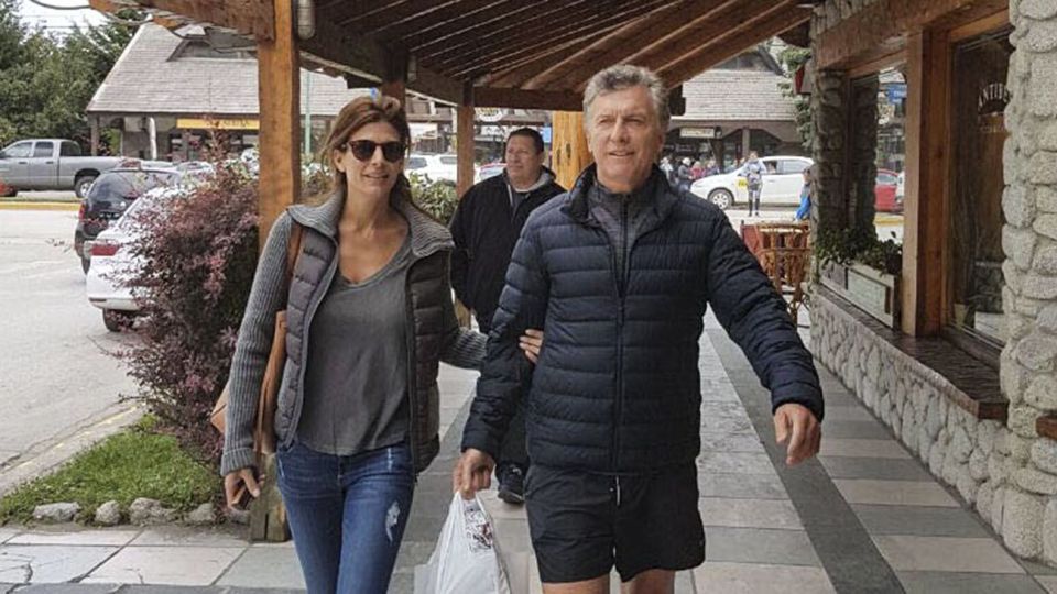 ARCHIVO. Macri junto a Awada durante sus vacaciones en la Patagonia.