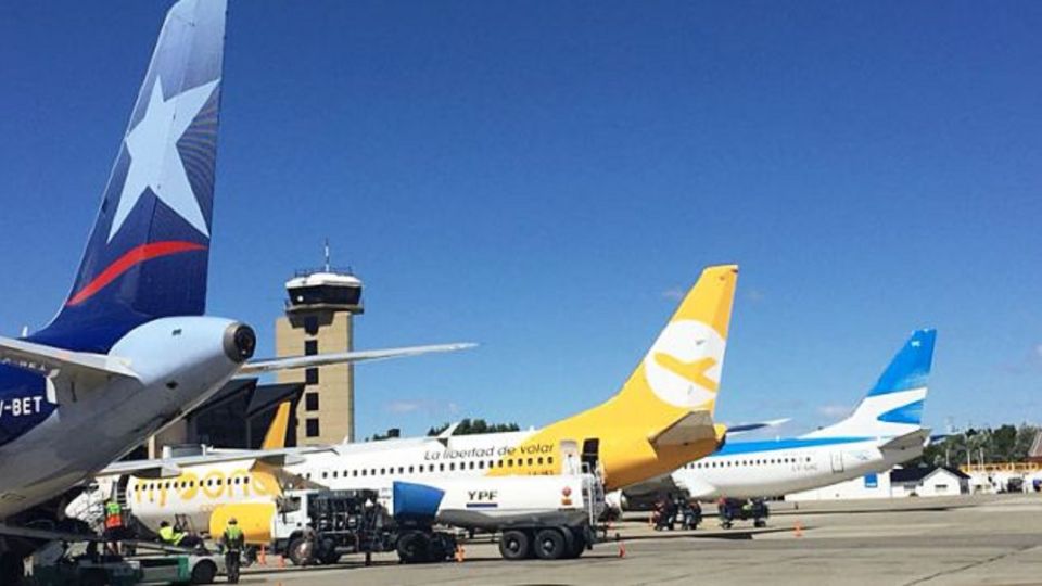 La Empresa Argentina de Navegación Aérea investiga el incidente ocurrido este fin de semana.