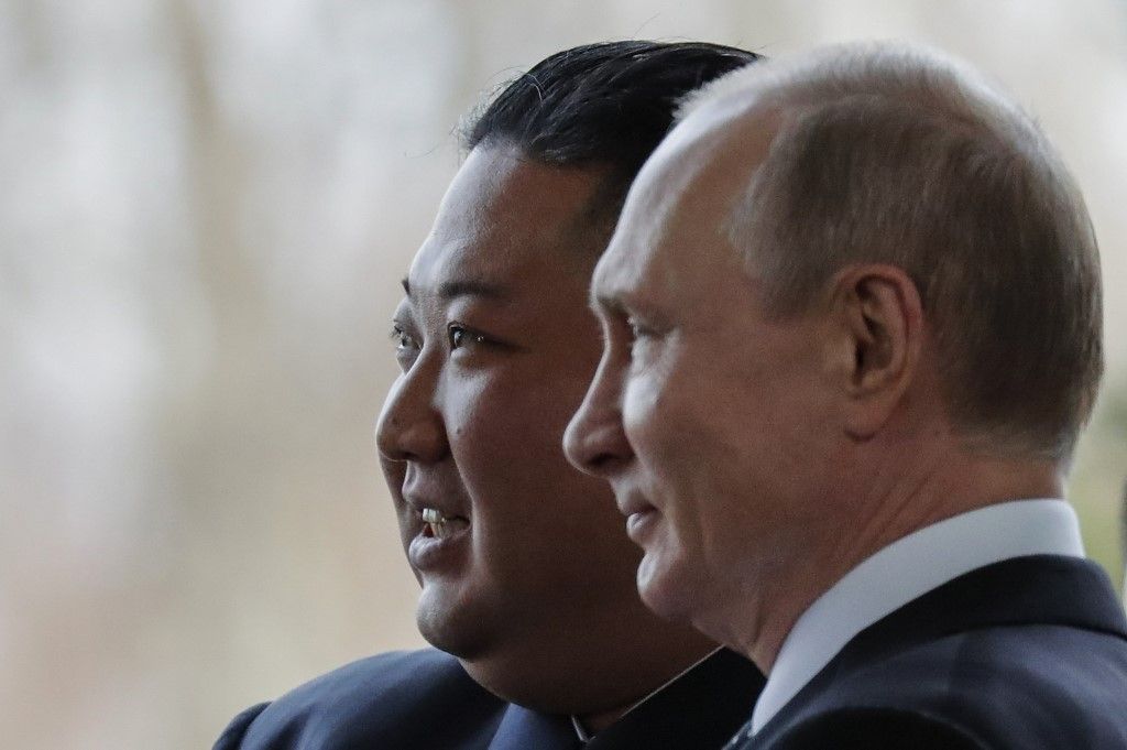 El presidente de Rusia, Vladimir Putin, y el líder de la República Popular Democrática de Corea, Kim Jong-un, iniciaron su primera cumbre en la isla Russki, cerca de Vladivostok.