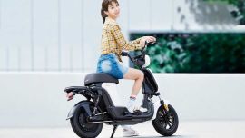 La Mi HIMO T1 está equipada con un motor eléctrico de 350 W, capaz de alcanzar una velocidad máxima de 25 km/h.