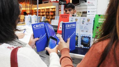Sinceramente. El libro de Cristina Kirchner estuvo entre los más vendidos de los primeros días de la Feria. El 9 de mayo lo presenta.