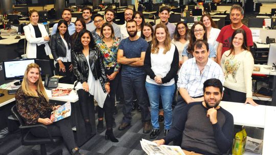 Jóvenes. Un nuevo grupo de estudiantes cuenta con clases teóricas y después acceden a realizar sus prácticas en el medio que deseen de Editorial Perfil.