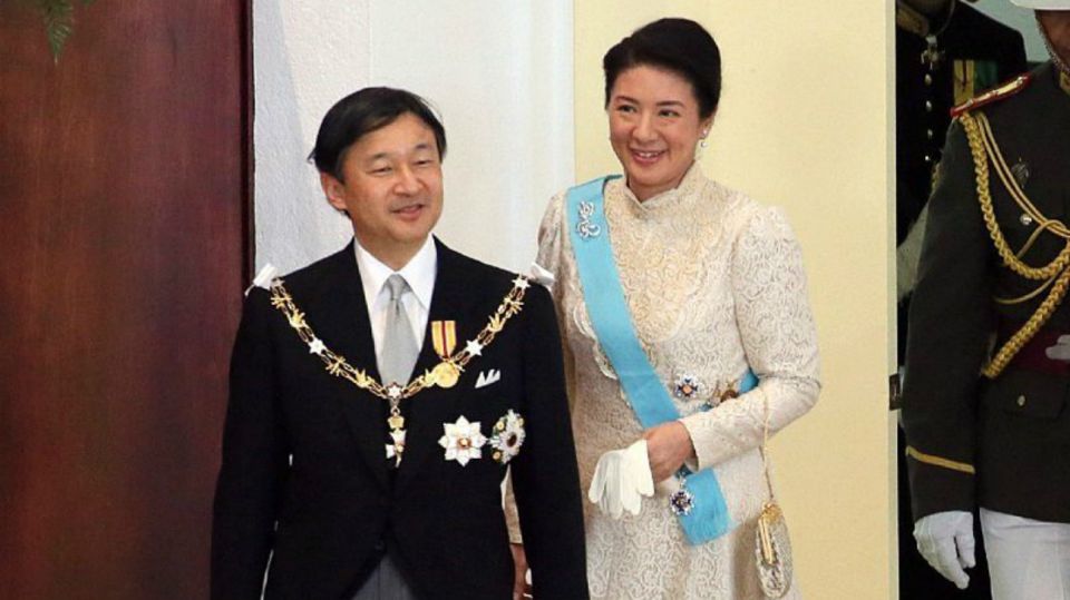 vida del emperador naruhito de japon