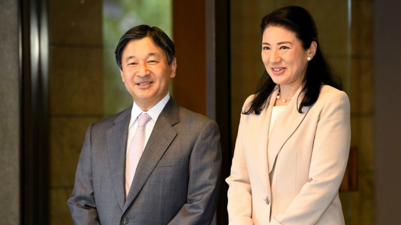 Naruhito es el 126º emperador de Japón de una línea dinástica que se remonta al siglo VI a.C. Su reinado se denominará "Reiwa", que significa "hermosa armonía" en japonés. Su esposa, la emperatriz Masako, es una exdiplomática educada en Harvard.