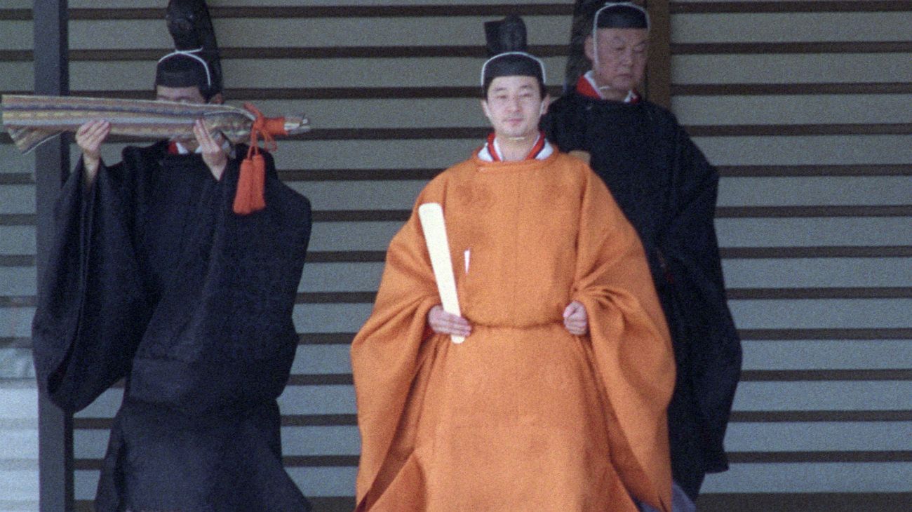 Naruhito es el 126º emperador de Japón de una línea dinástica que se remonta al siglo VI a.C. Su reinado se denominará "Reiwa", que significa "hermosa armonía" en japonés. Su esposa, la emperatriz Masako, es una exdiplomática educada en Harvard.