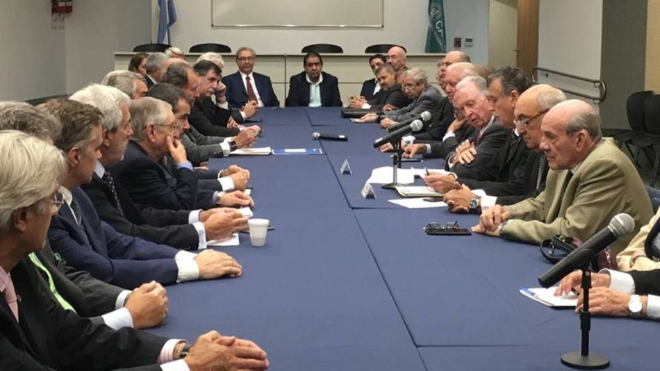 El Consejo Directivo de la Cámara Argentina de Comercio y Servicios (CAC) criticó la medida de fuerza.