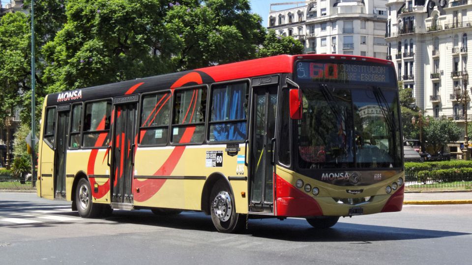 Suspenderían colectivos domingos, feriados y nocturnos de la semana en AMBA.