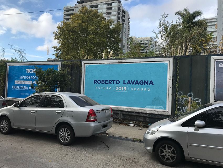 Los candidatos lanzaron la pelea en la calle con afiches y cartelería