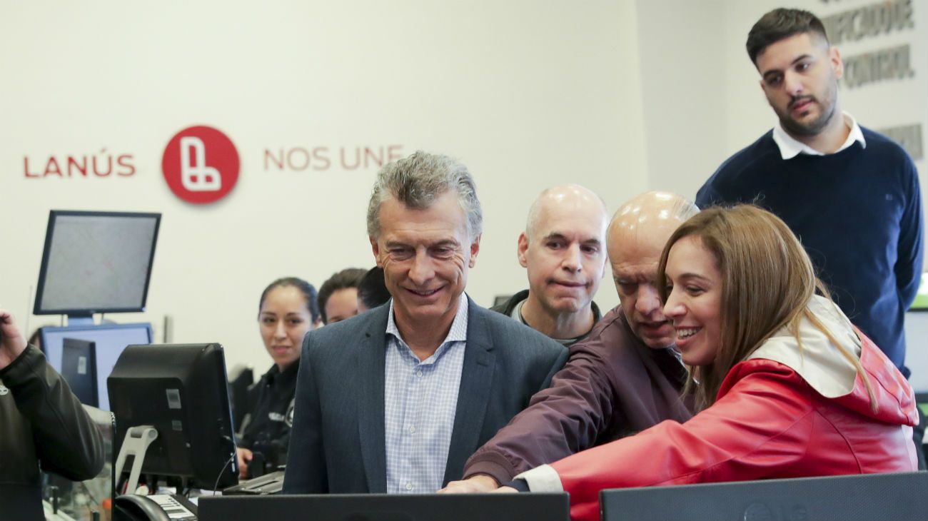 Mauricio Macri junto a María Eugenia Vidal y Horacio Rodríguez Larreta visitaron el partido bonaerense de Lanús.