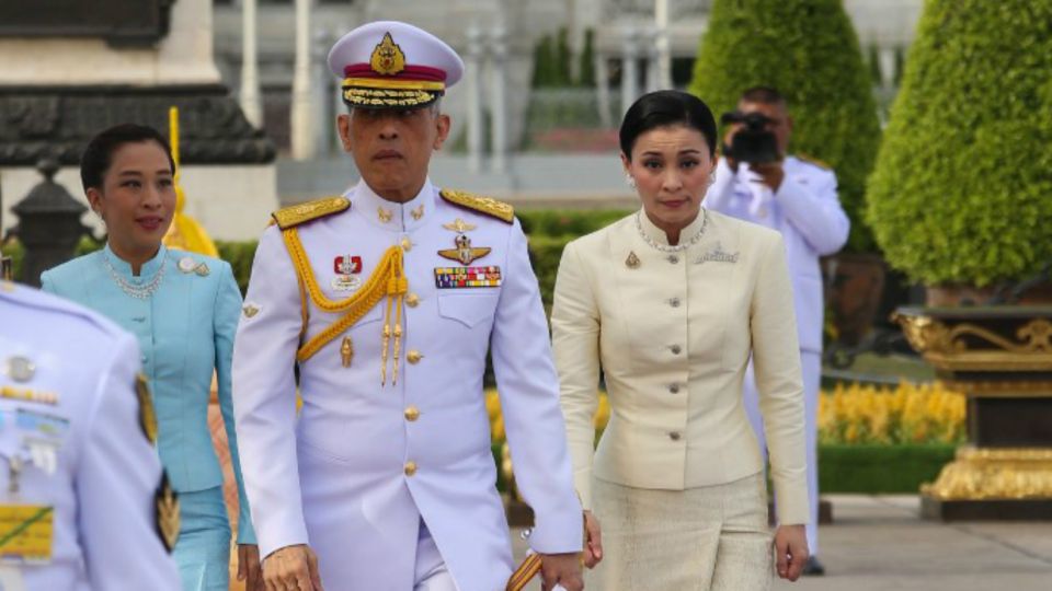 boda rey tailandia reina suthida