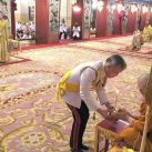 A días de su coronación, el Rey de Tailandia se casa con su guardaespaldas