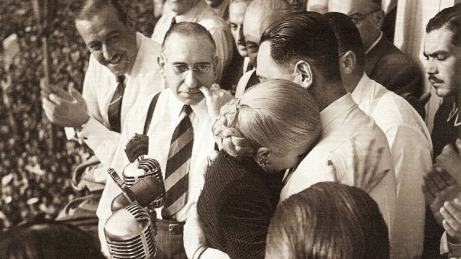 Documental 100 años Evita Pigna