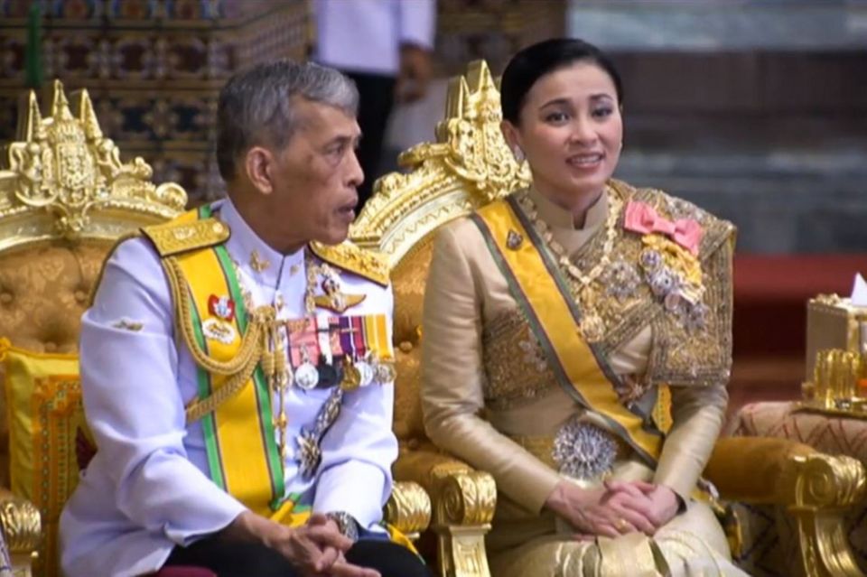 coronacion rey Vajiralongkorn de Tailandia