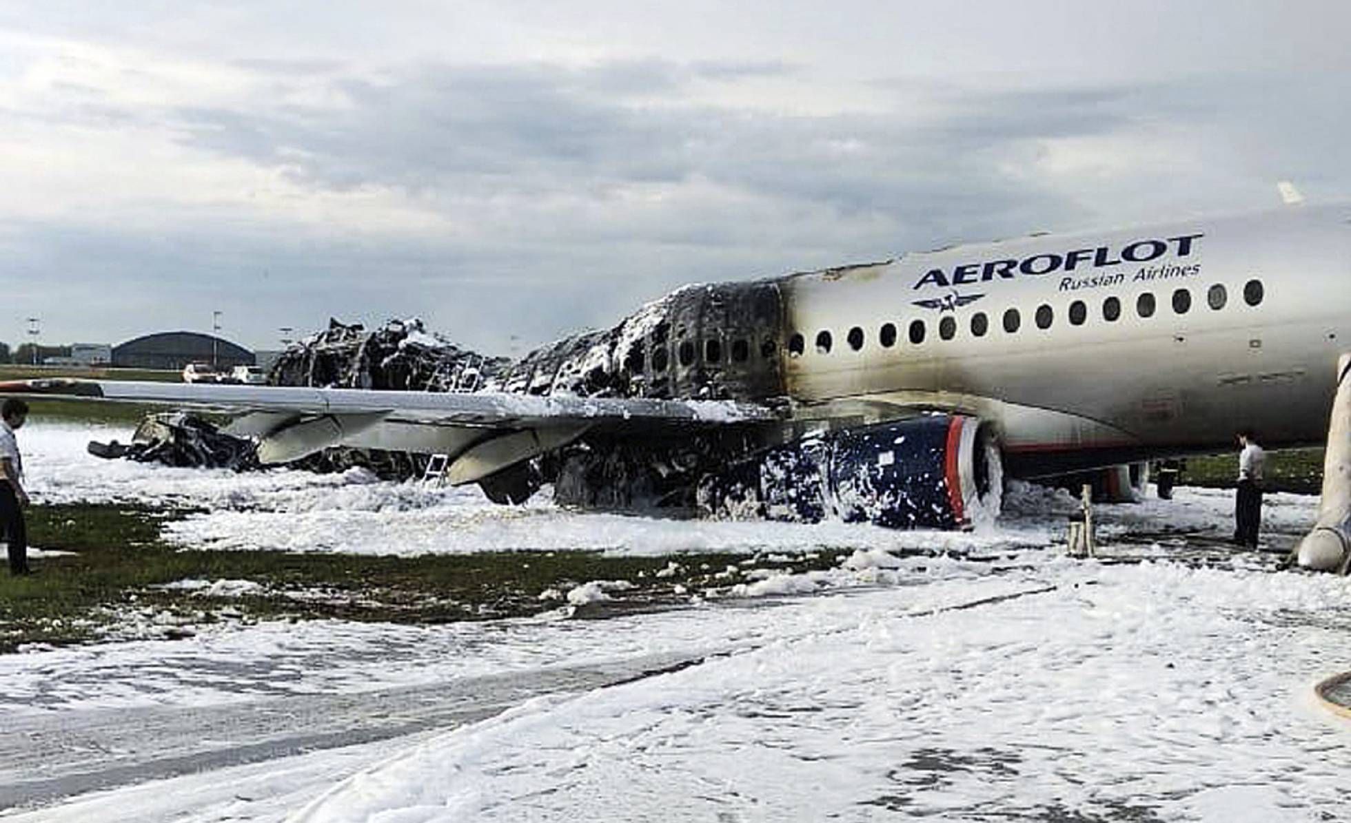 El Sukhoi Superjet 100 de Aeroflot Airlines tras el incendio.