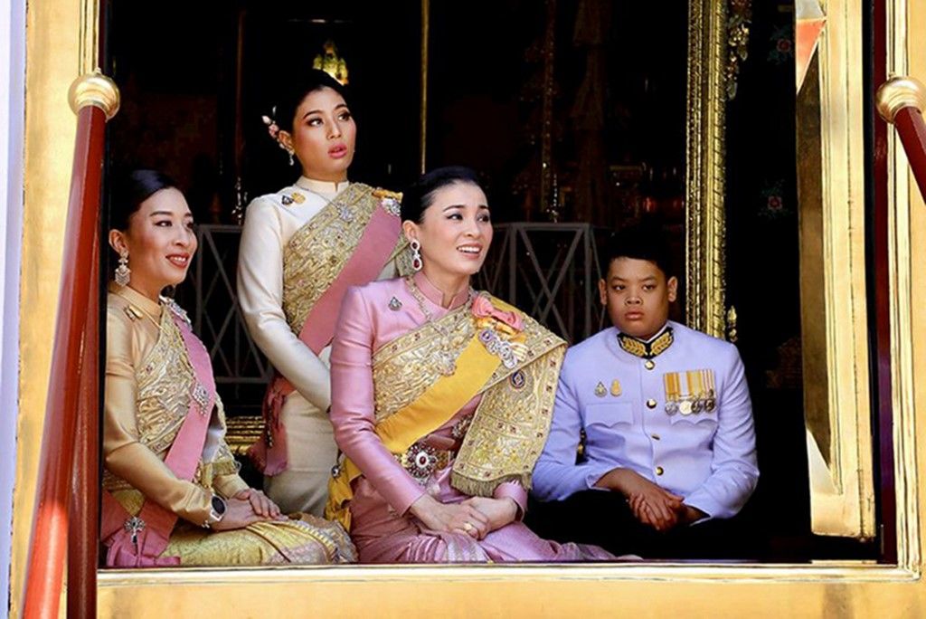 Escenas de la coronación del rey Vajiralongkorn de Tailandia, el sábado 4 y domingo 5 de mayo, ceremonias que costaron 31 millones de dólares.
