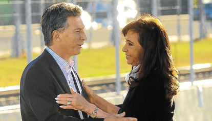 Mauricio Macri junto a Cristina Fernández de Kirchner.