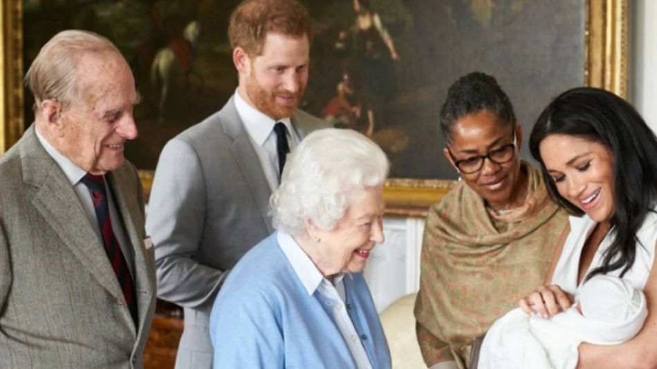Meghan Markle y el príncipe Harry presentaron a Archie Harrison Mountbatten-Windsor