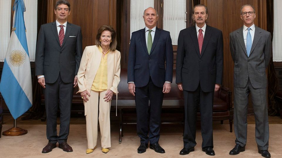 La decisión contó con los votos a favor de Elena Highton de Nolasco, Juan Carlos Maqueda, Ricardo Lorenzetti y Horacio Rosatti, y llevó la disidencia del juez Carlos Rosenkrantz.