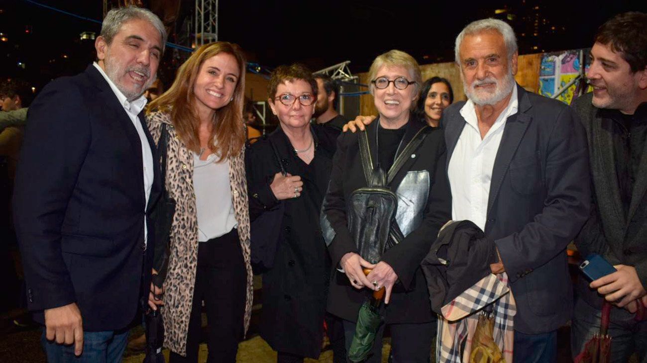 Personajes en la presentación del libro de Cristina