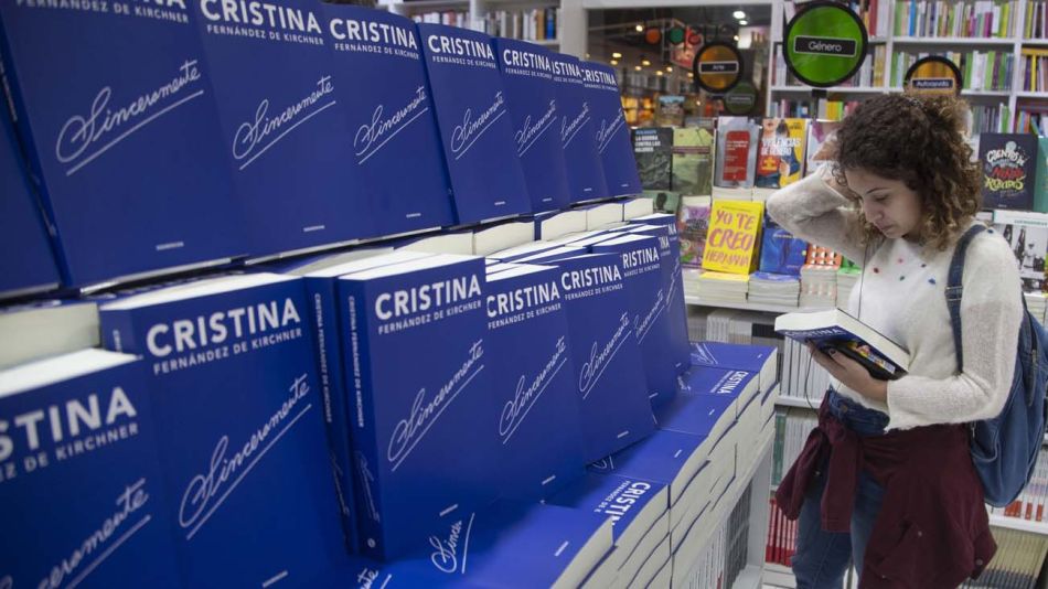 20190509 Libro Cristina Kirchner feria del Libro