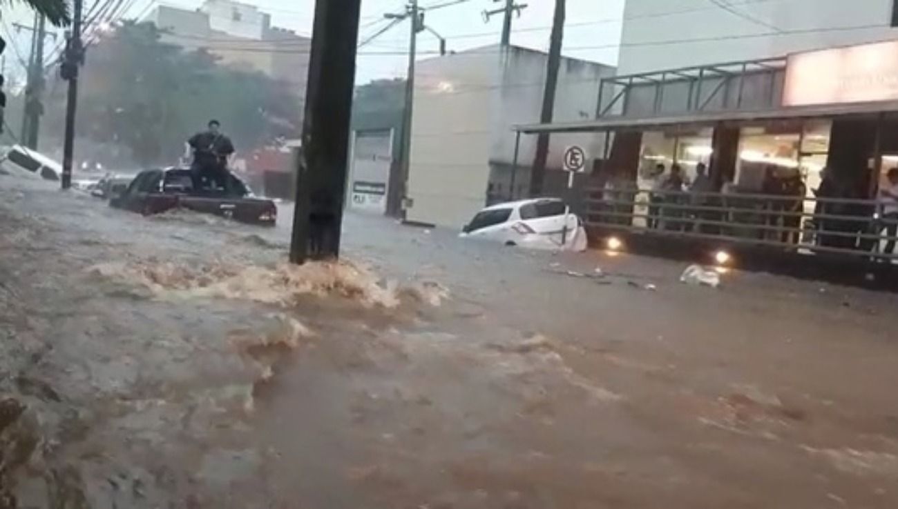 Las inundaciones dejaron más de 40.000 evacuados en Asunción