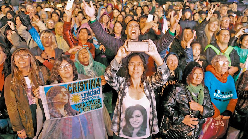 20190510_1410_columnas_10-05-2019_militantes_kirchneristas_se_dieron_cita