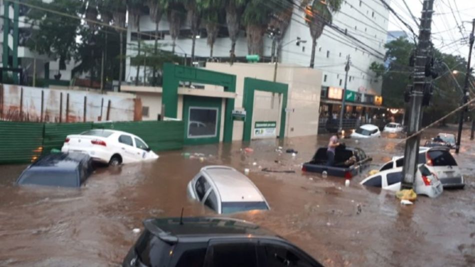 Asunción: desbordó el Río Paraguay