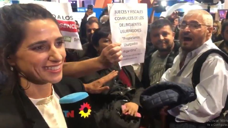 Insultaron a la periodista de TN María Eugenia Duffard.