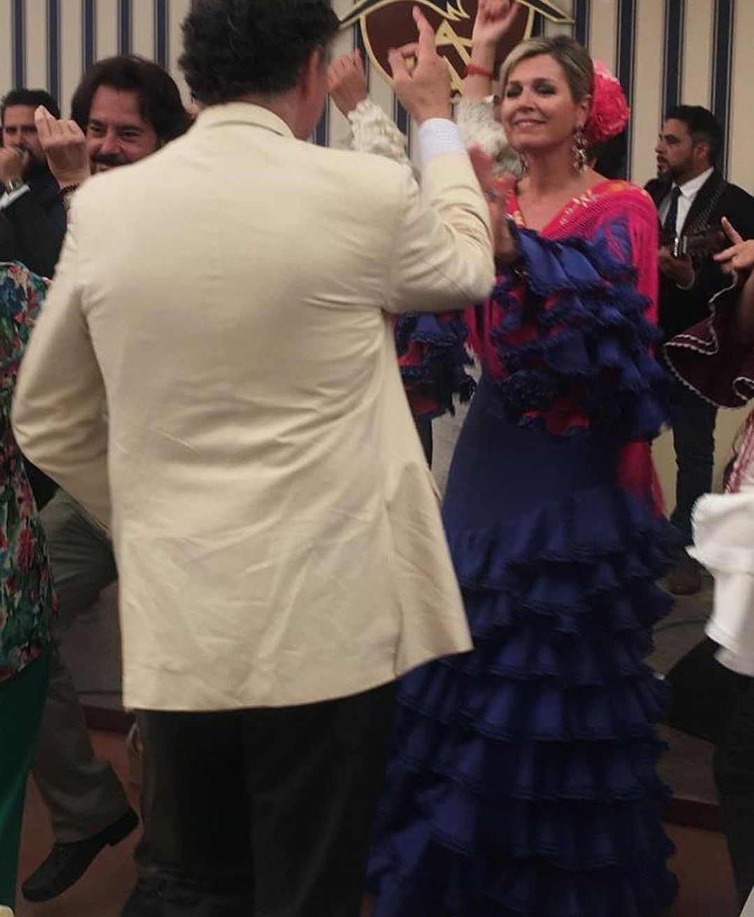 Máxima baila sevillanas en la Feria de Abril, en Sevilla. Fue en esta festividad andaluza y en esa ciudad española, donde en 1999 conoció al entonces príncipe Guillermo.