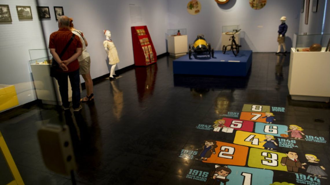 Images from Childhood and Peronism, the toys of the Eva Perón Foundation exhibition at the Evita Museum, which opened May 10.