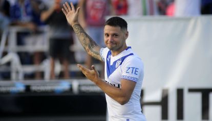 Mauro Zárate durante su presentación en Vélez.