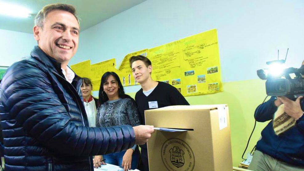 Ramón Mestre votando en Córdoba.