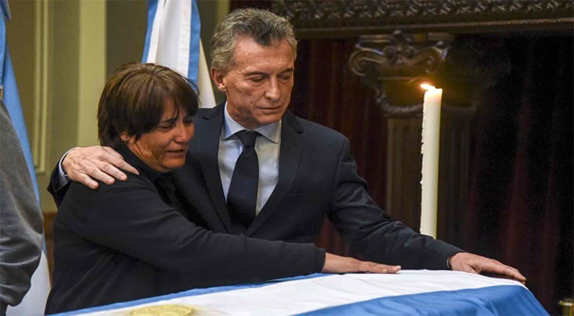 Mauricio Macri despidió al diputado Héctor Olivares en el Congreso.