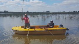 Usamos brazoladas tan cortas que vimos los pejerreyes bular bajo las boyas.
