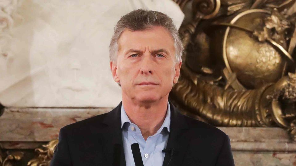 Desde que asumió la presidencia en 2015, Mauricio Macri fue blanco de una serie de escraches; recibió amenazas y hasta un vehículo quiso ingresar a Casa Rosada tras romper el portón de hierro.