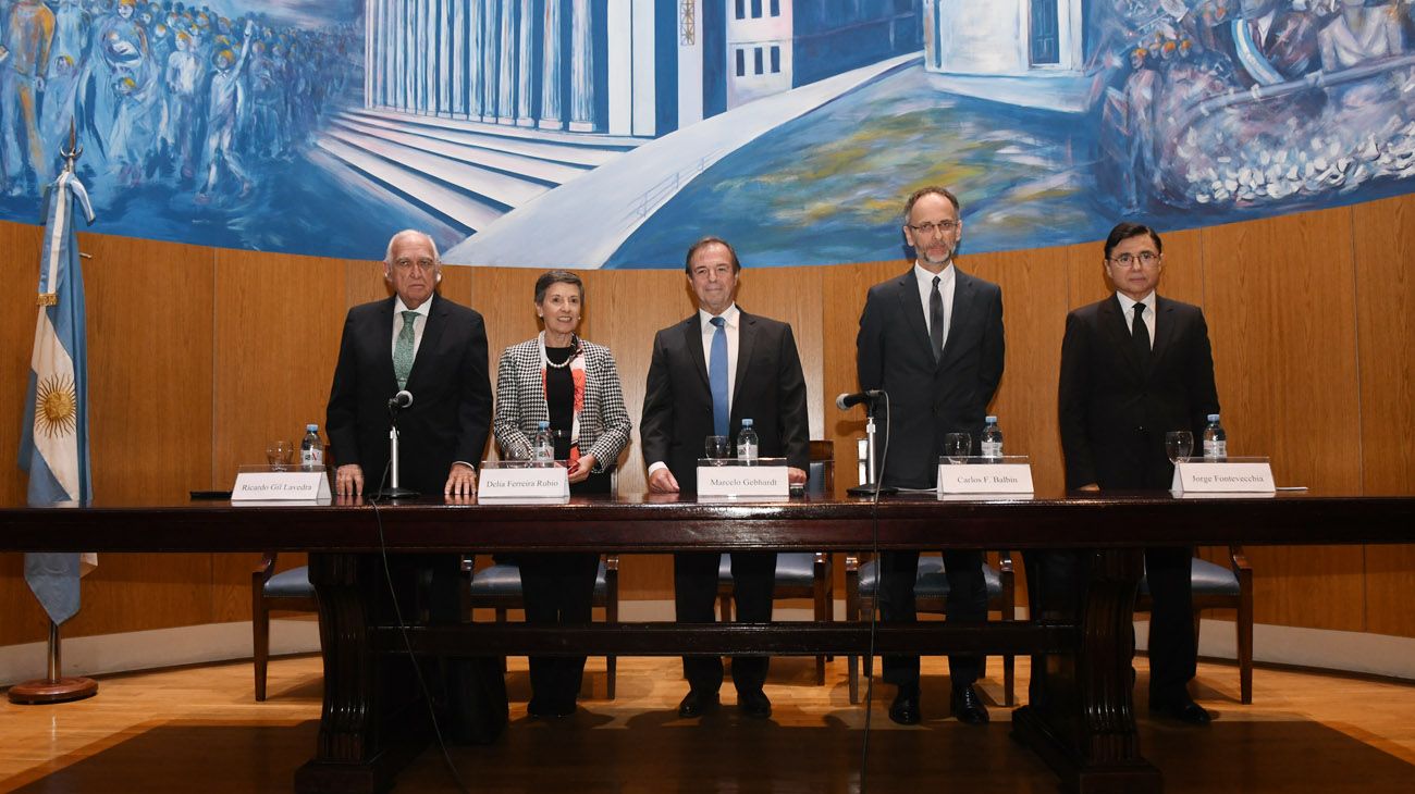 Jorge Fontevecchia expone en la Facultad de Derecho