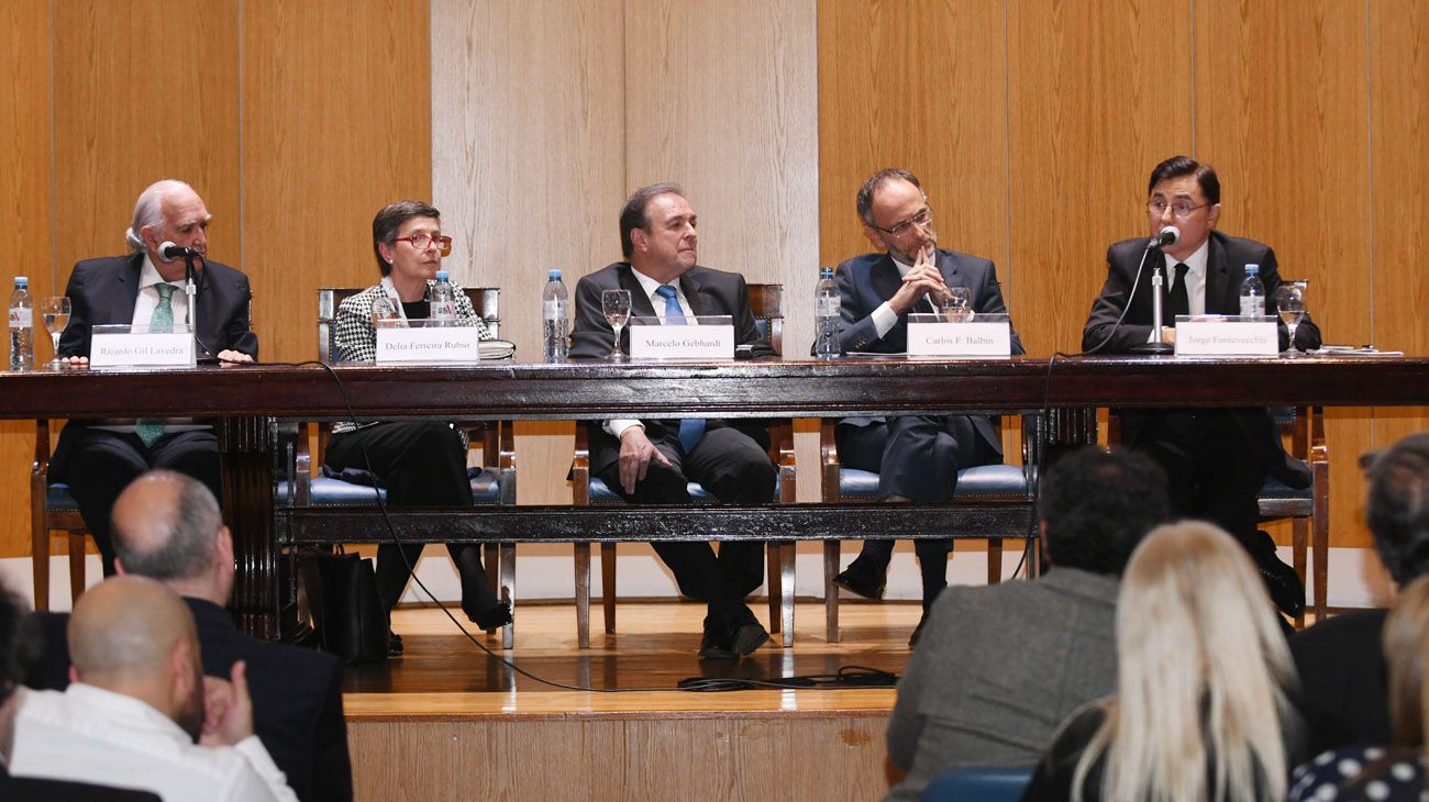 Jorge Fontevecchia expone en la Facultad de Derecho