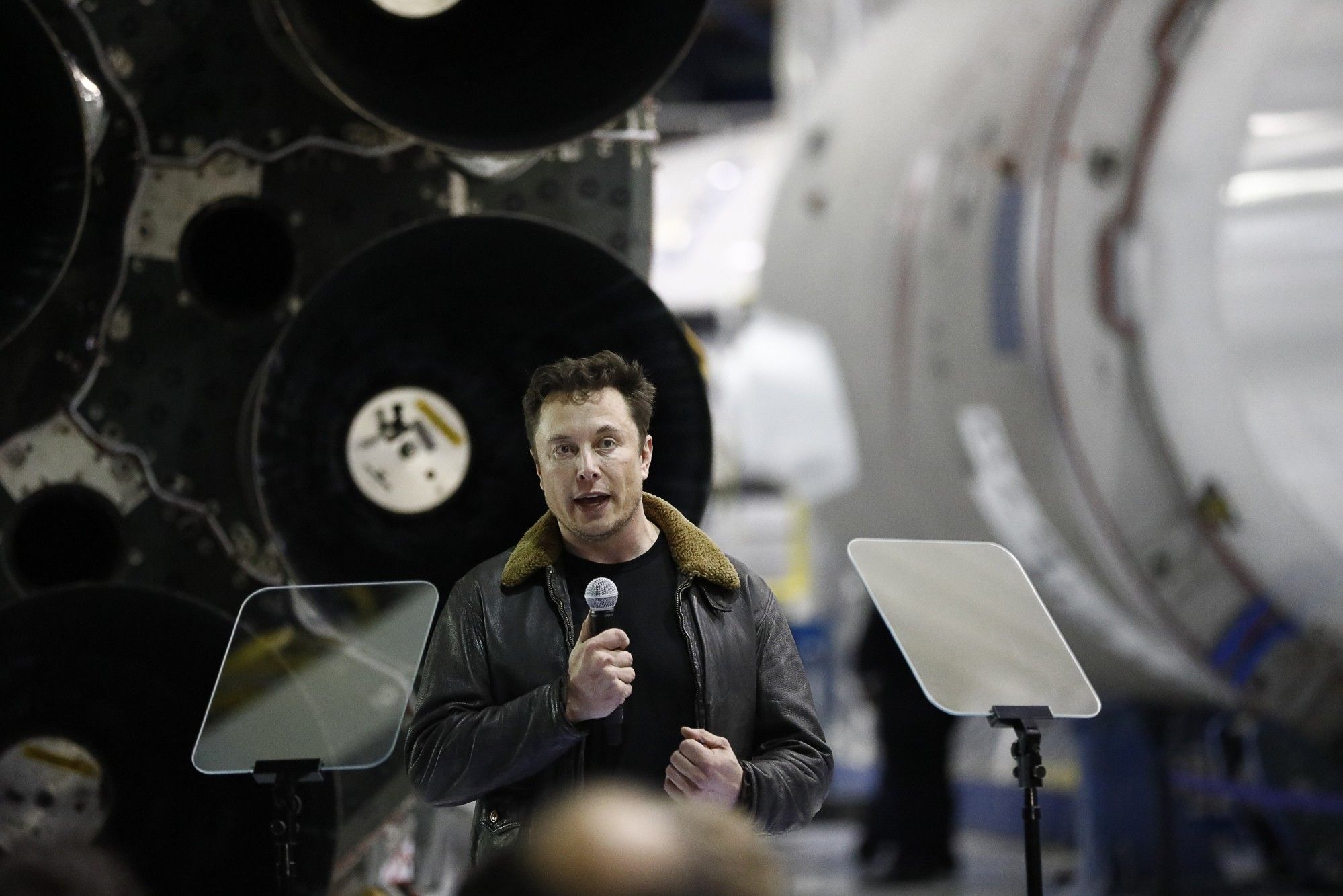 SpaceX CEO Elon Musk Announces Details Of Commercial Space Program