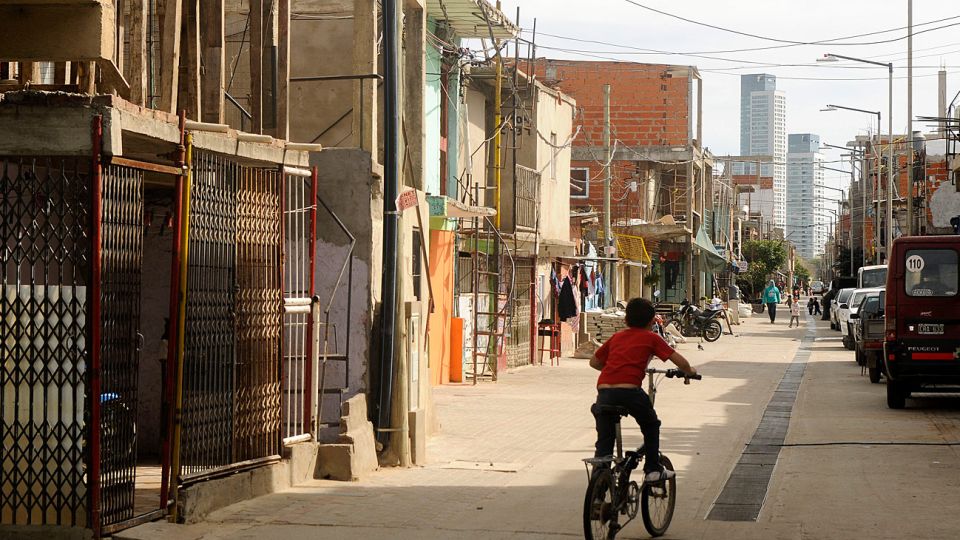Desde septiembre de 2013, la sede de la Secretaría de Cultura fue trasladada desde Recoleta a la villa 21/24, en Barracas, donde funcionó hasta mayo de 2014.
