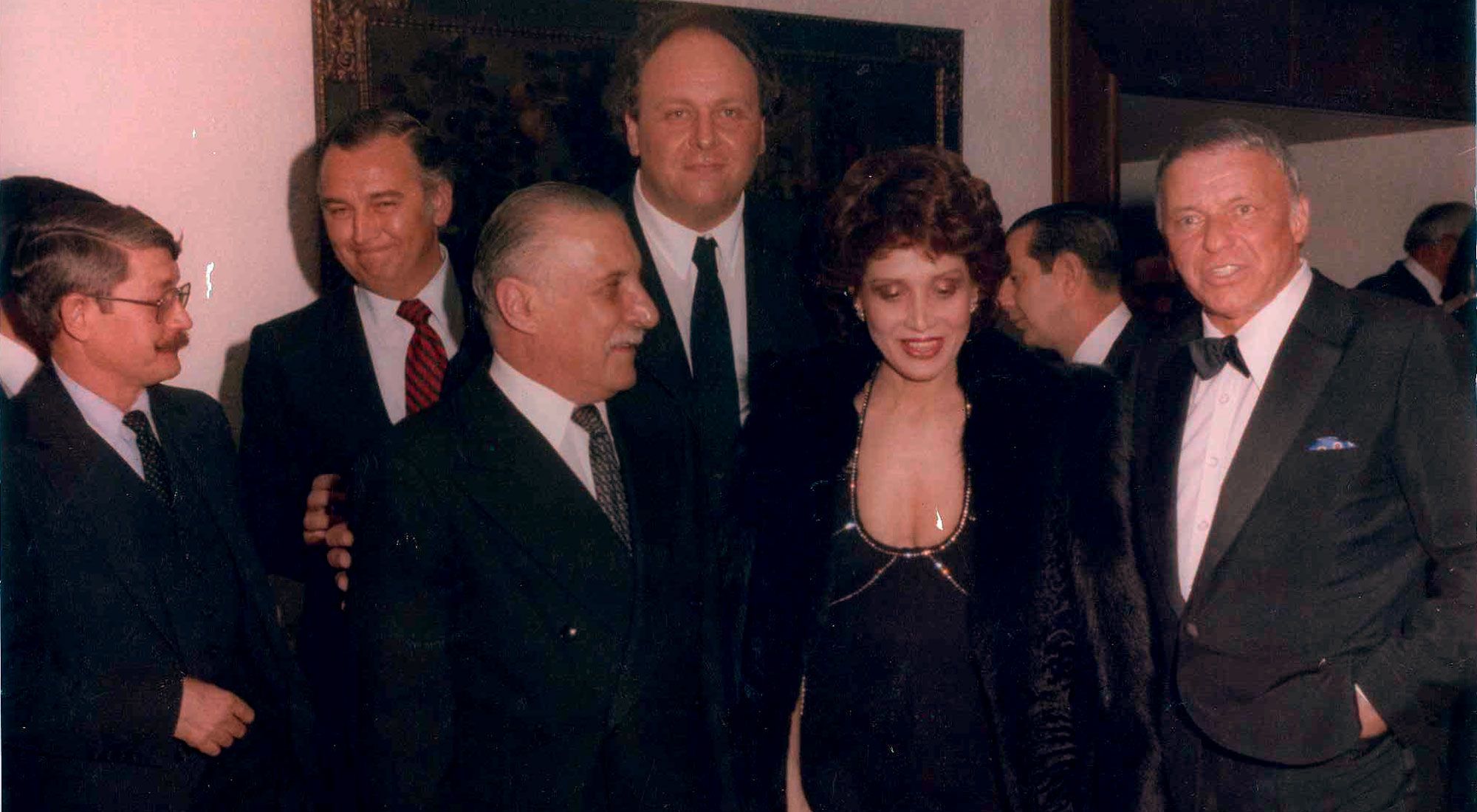 El entonces presidente Eduardo Viola, junto a Finkel y Sinatra. FOTO: CEDOC