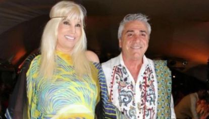 El diseñador Carlos Di Doménico junto a su amiga Susana Giménez.