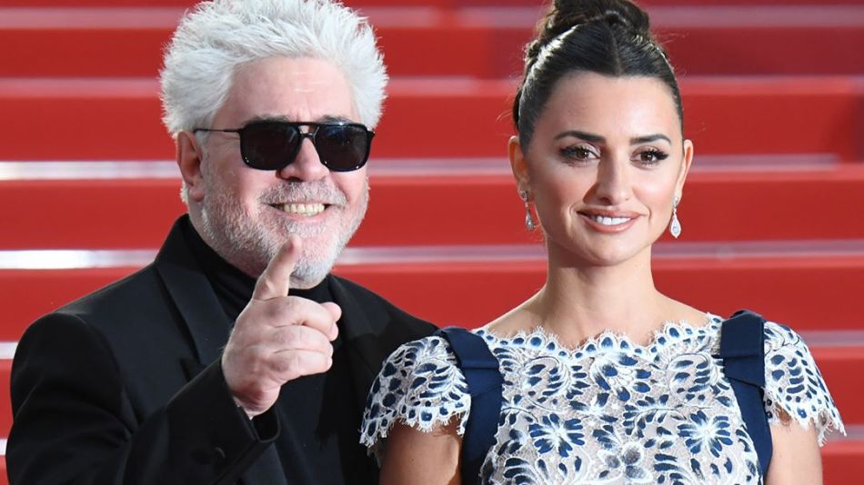 Almodovar y Penélope Cruz super unidos en Cannes