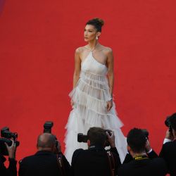 Bella Hadid lució un increíble look en Cannes