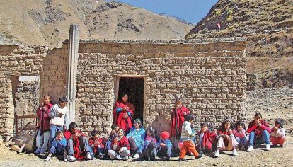 Diferencias. Las escuelas públicas en el interior del país cumplen con un importante rol de inclusión, al que hay que sumar calidad. En Buenos Aires los resultados escolares presentan mejores números.